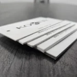 Etiquetas de carton gruesas